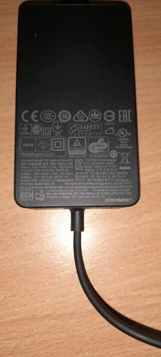 i7 6650u 8/256 Surface pro 4 1724