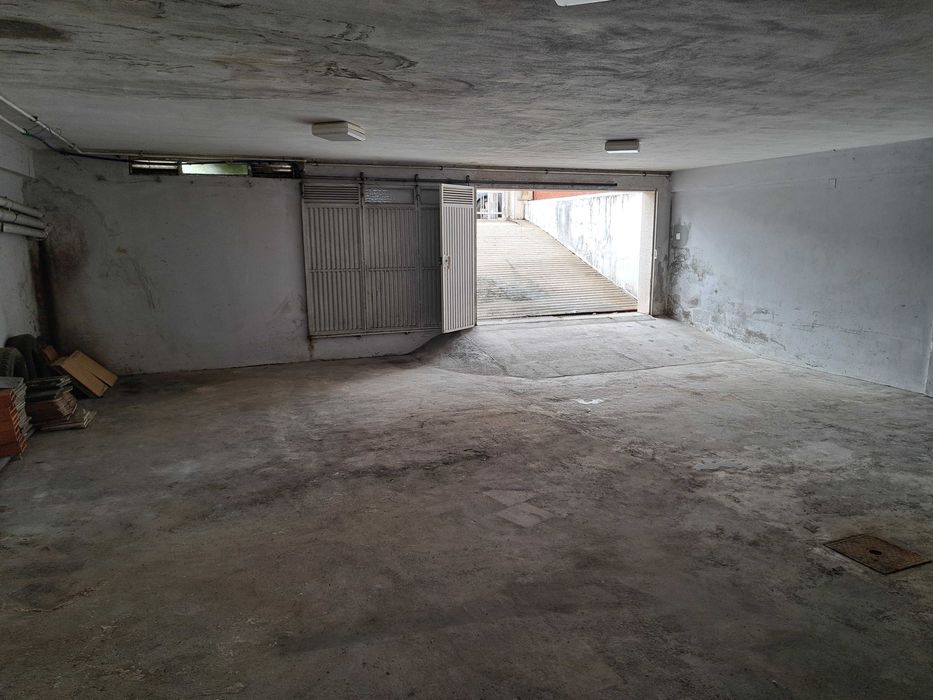 Garagem armazem 100m2 Giesta