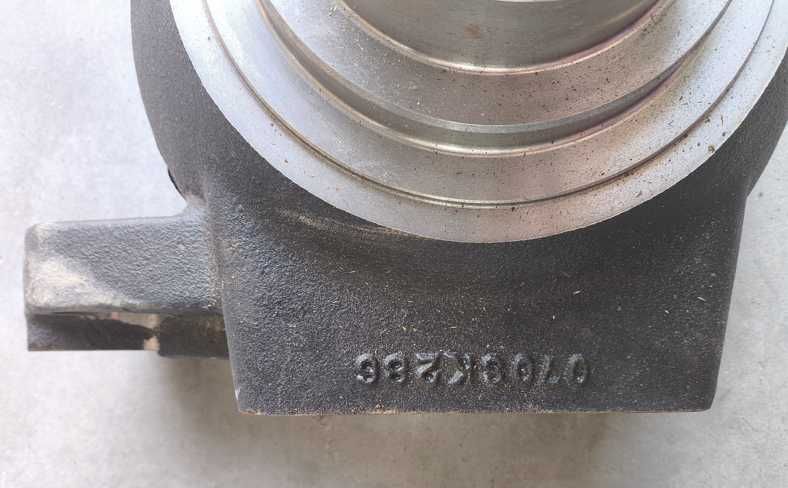 Zwrotnica 292560a2 070SK285-1X Case New Holland DANA SPICER oryginał