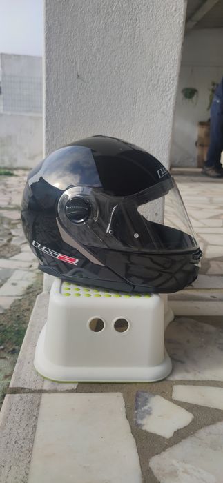 Capacete marca LS2