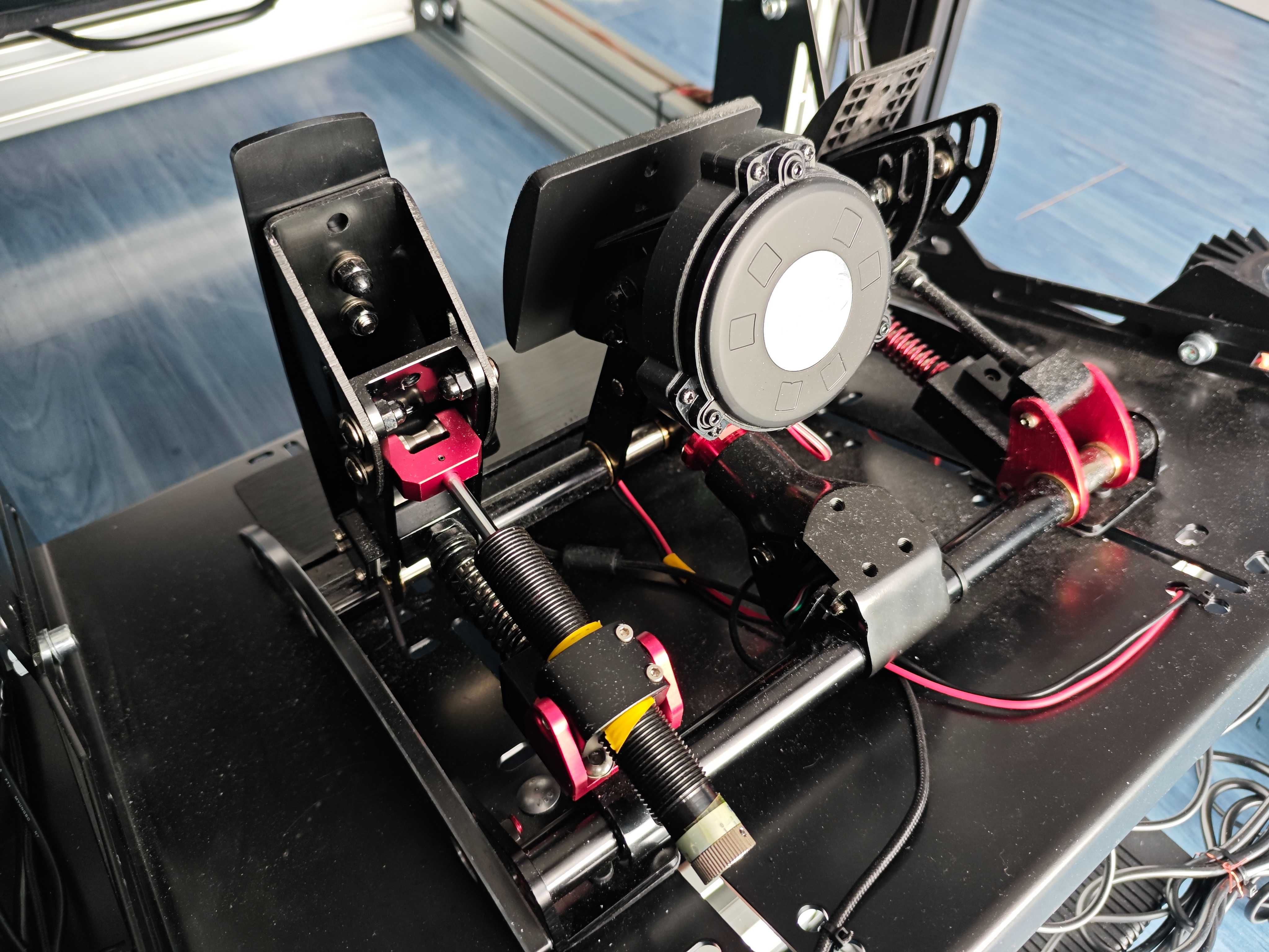 Manipulatory, pedały Fanatec Clubsport V3, damper, brake kit, mody