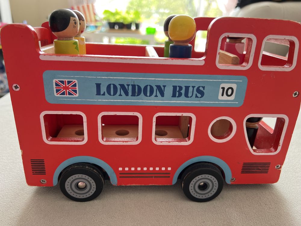 Продам деревʼяний лондонський автобус, 210 грн