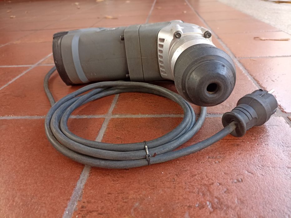 Máquina de Furar/Demolir TITAN TTB653SDS I
