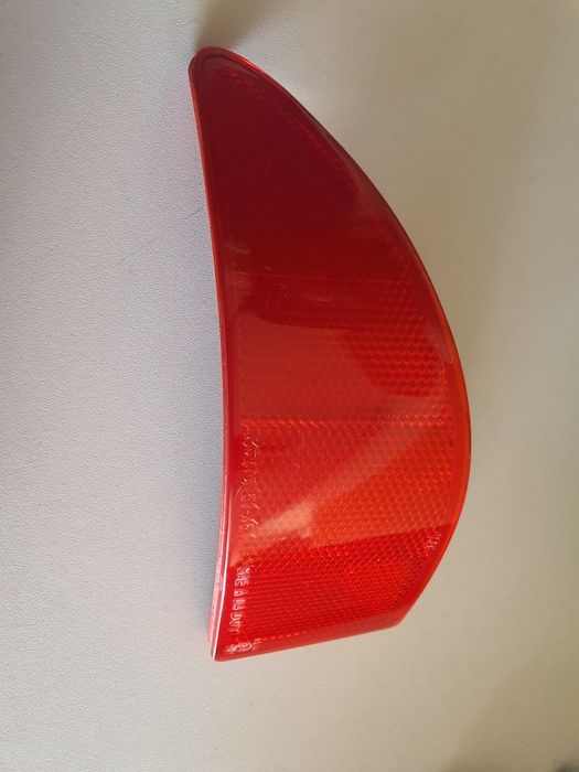 LEXUS IS220 IS250 odblask zderzaka lewy 06-13