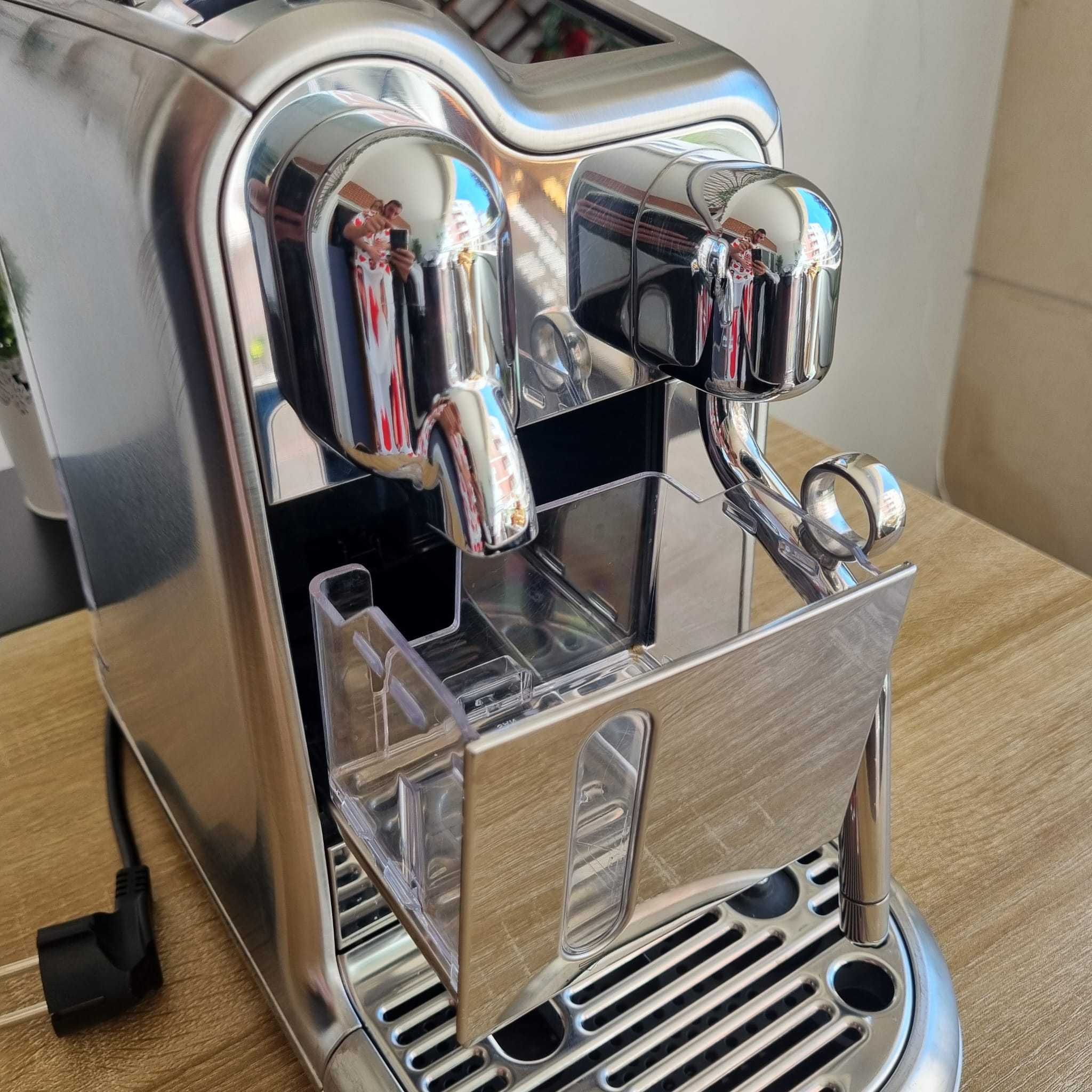 Máquina de café Nespresso Creatista Pro