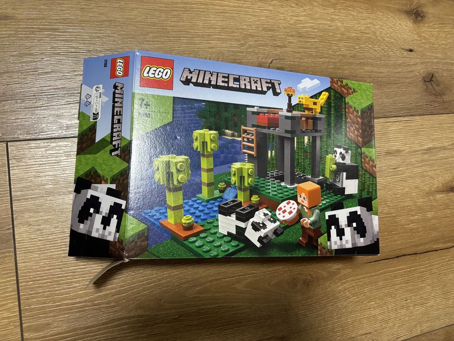Pudełko od Lego Minecraft 21158.