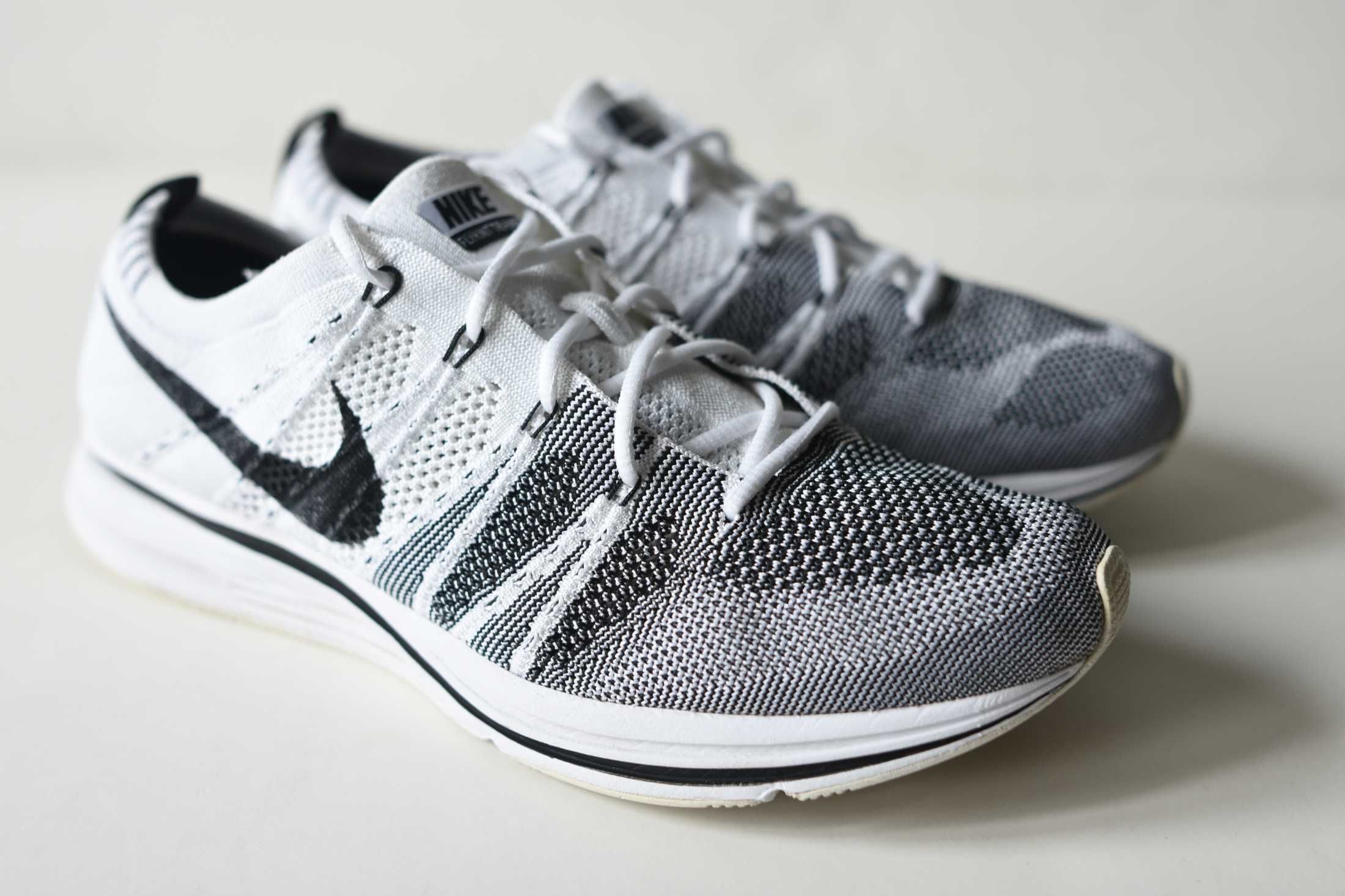 Nike Flyknit Trainer - buty 44 - white black racer