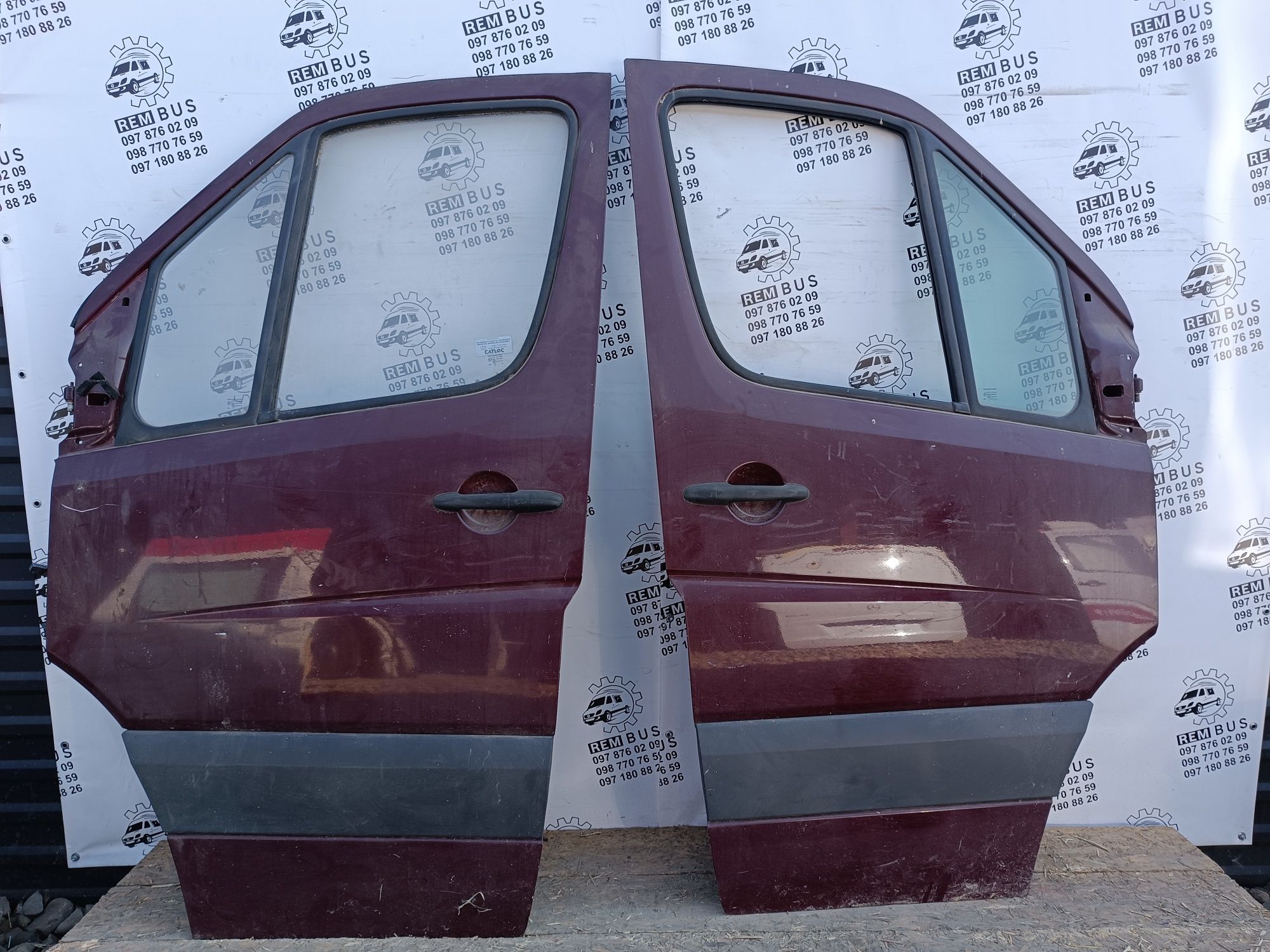 Фіолетові двері передні для MB Sprinter VW Crafter дверка дверь
