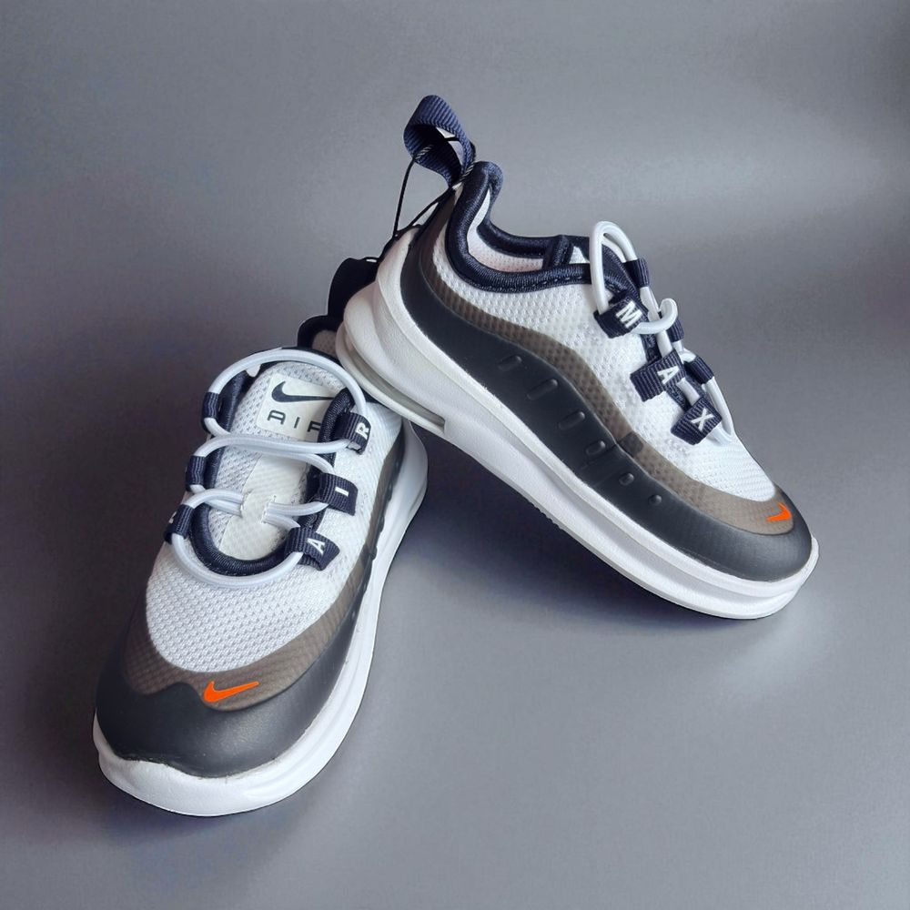 Nike Air Max Axis Junior – białe sneakersy, r. 22 (EU)
