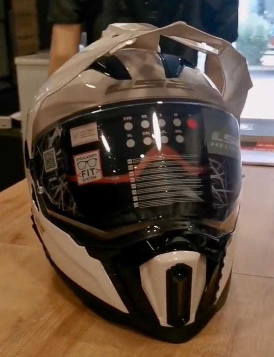 Capacete LS2 Explorer Branco. Carbono/Kevlar (NOVO) Desconto. Tam S