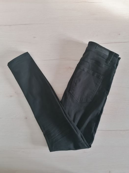Okazja! Czarne spodnie damskie jeansy/ jegginsy Stradivarius r. S/ 36!