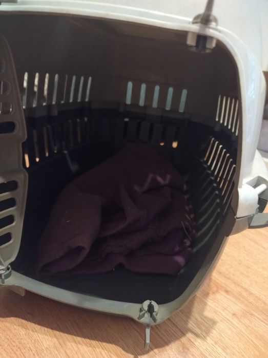 plastikowa klatka dla pasa królika iub kota