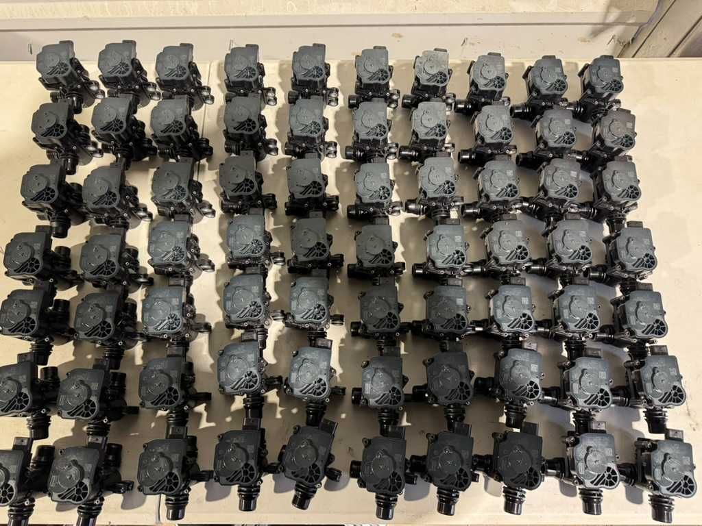 Termostat Zawór wody Mercedes W907 W910 W447 W205 OE Nowy! Komp!