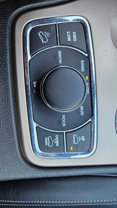 ПРОДАМ Jeep Grand Cherokee 5.7 HEMI на пневмі 2014