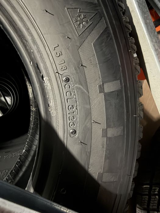 215/70 r15C Bridgestone 4 шт.