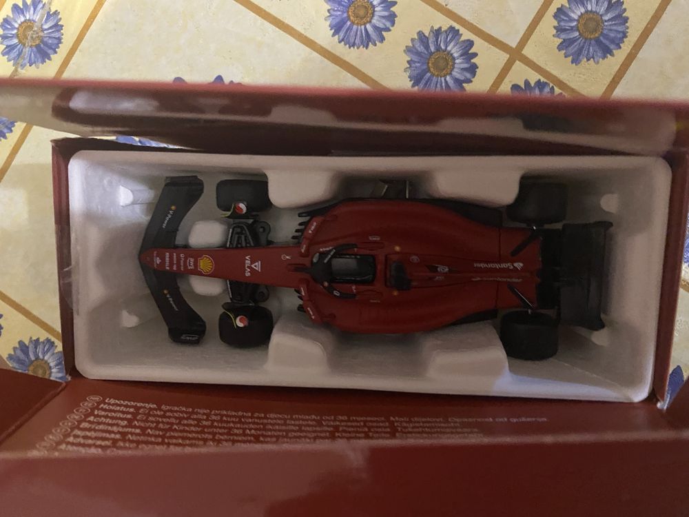 Машинка shell v-power F-1-75