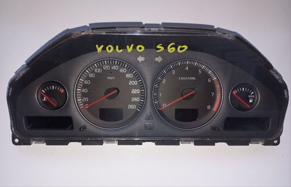 Продам приборну панель на Volvo S60