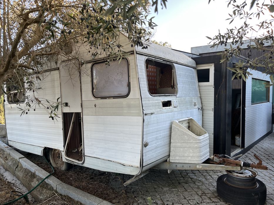 Caravana DIGUE dos anos 50 para restauro total