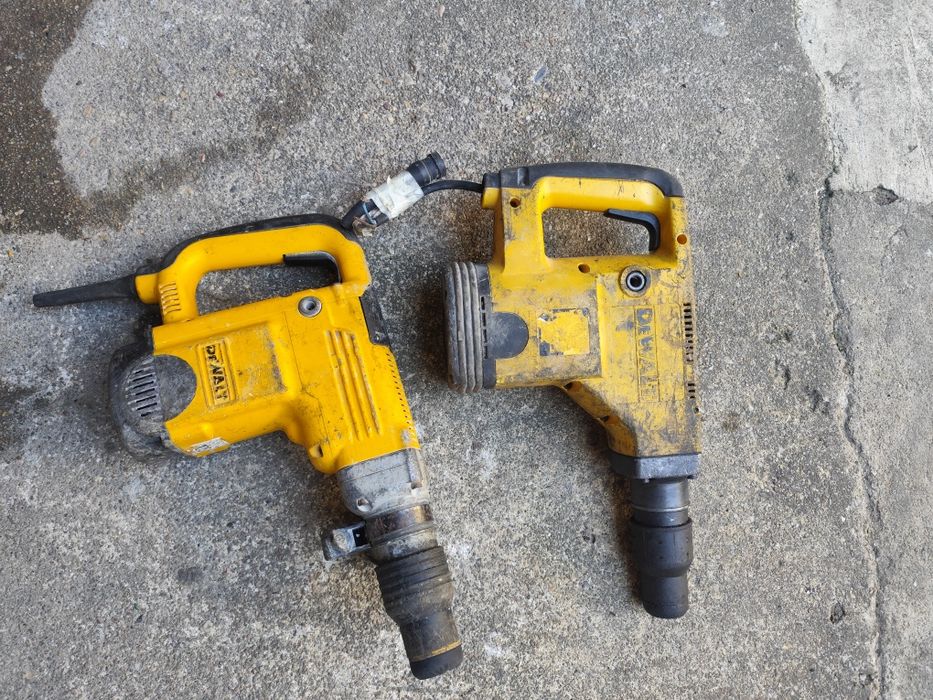 Dois martelos pneumáticos DeWalt