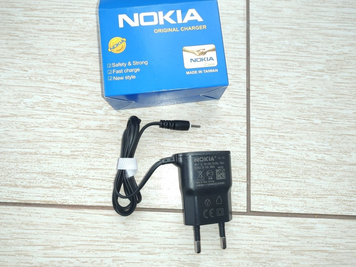 Зарядка на Nokia AC-15 тонкий штекер. ОПТ