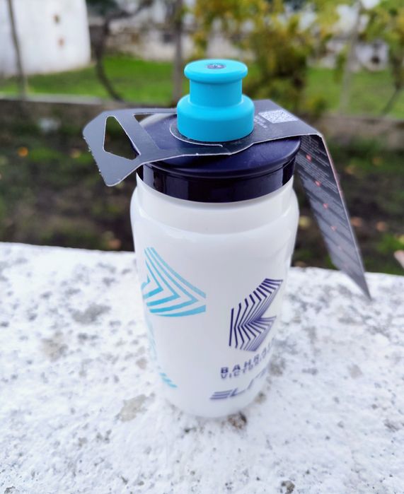 Bidon Elite Fly Team Bahrain Vic 550ml