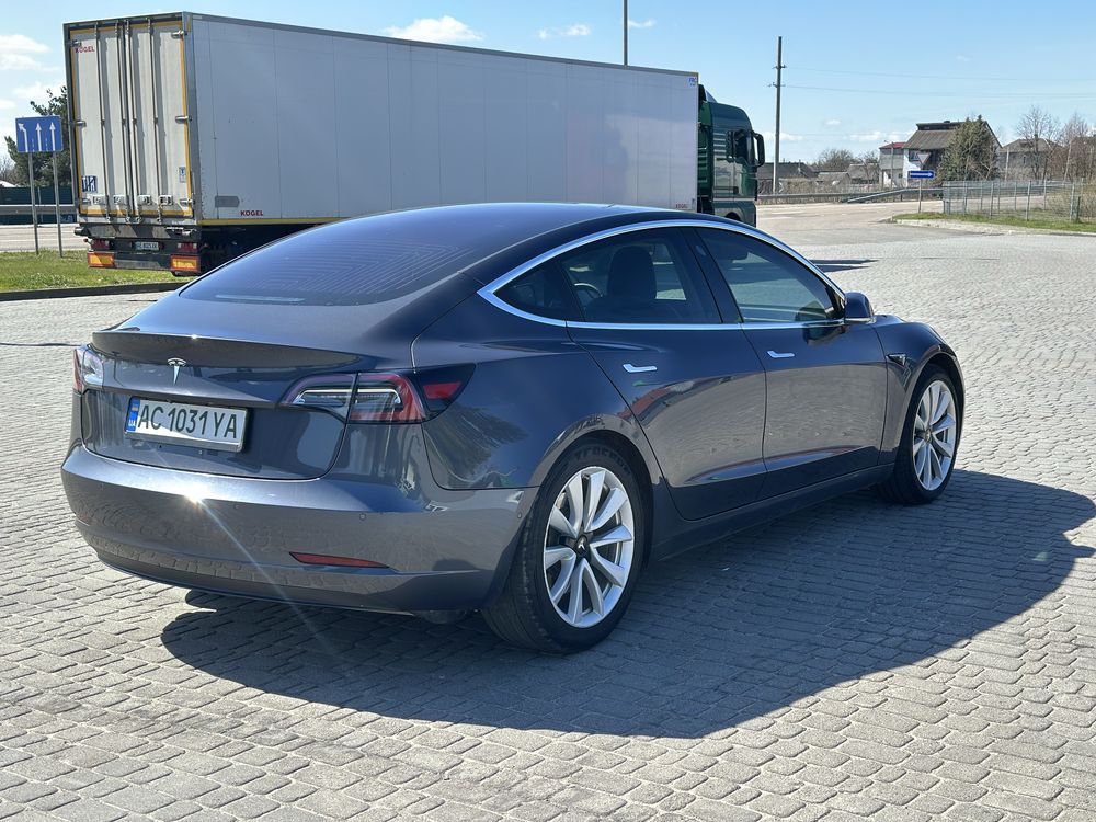 Tesla Model 3 2018 long Range 75