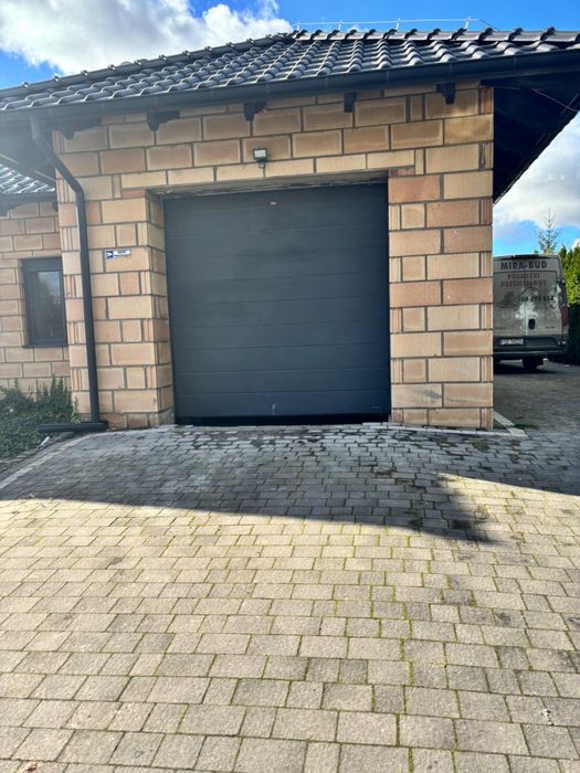 brama garażowa segmentowa z napędem 2500x2500 Wiśniowski