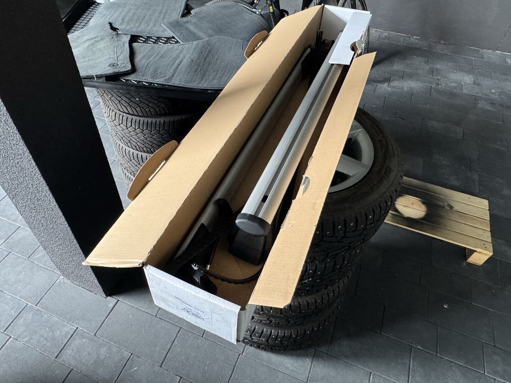 Sprzedam Belgi na relingi Bagażnik Dachowy a3 sportback 8V4.071151A
