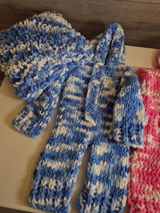 В’язані комбінезони та пледи