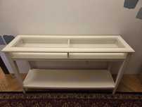 Biała konsola IKEA 133cm × 36.5cm x 75cm
