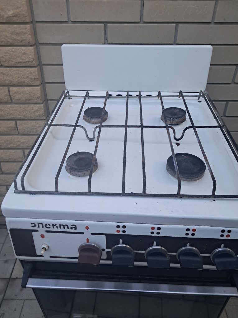Продаю плиту газову