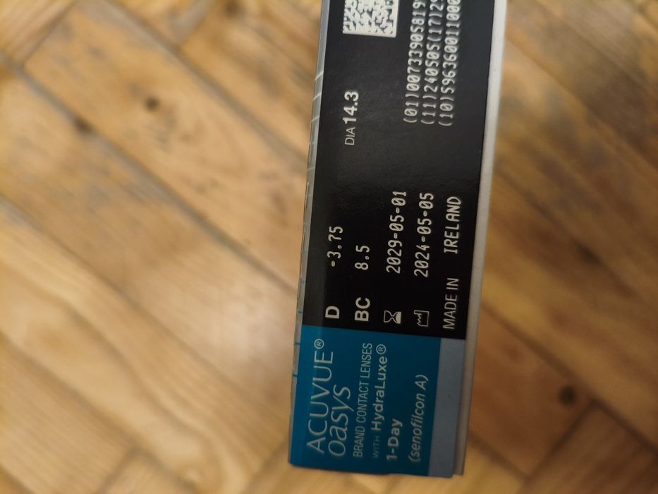 Soczewki kontaktowe -3.75 8.5