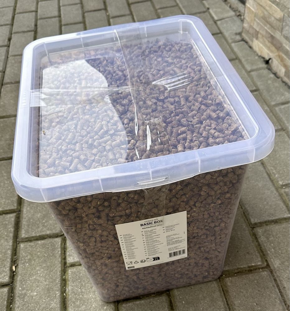 Ekologiczny ZWIREK SŁOMIANY /Pellet 8 mm . 22,5 kg w plastikowym box .
