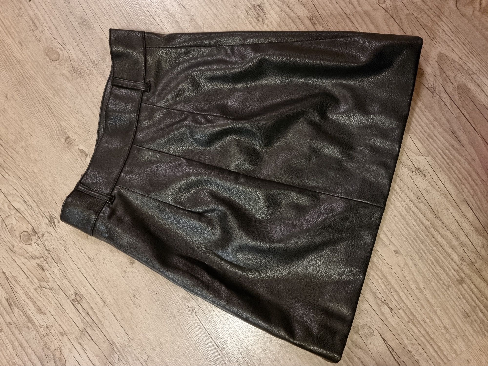Spódniczka mini z eko skóry na zamek wysoki stan H&M XS jak nowa