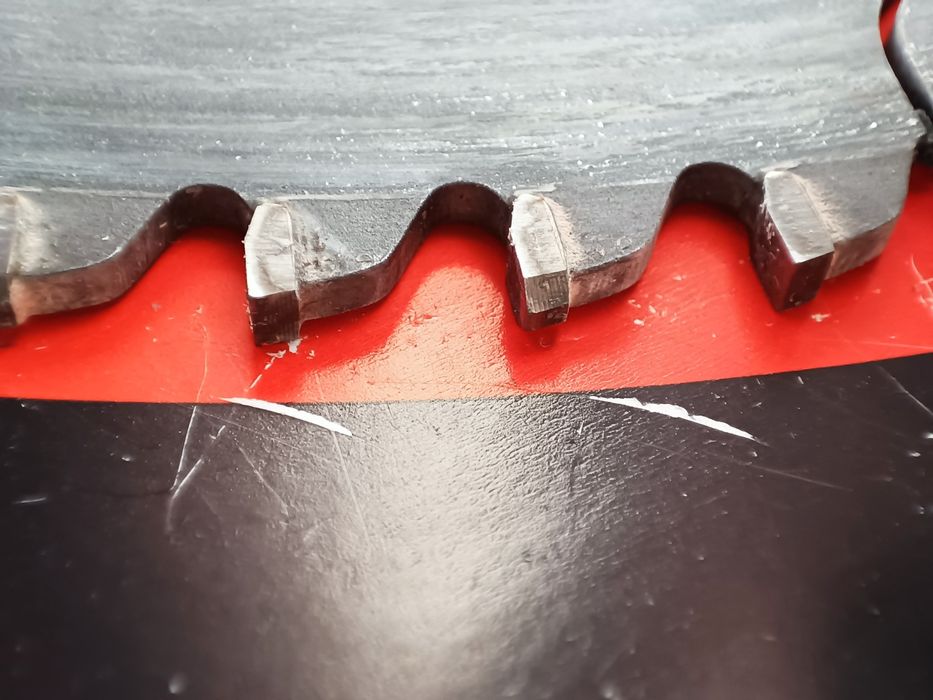 Пиляльний диск Dnipro-M ULTRA 255 мм 30 25.4 84Т
Рейтинг
16 відгуків