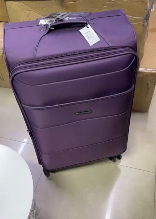 Чемодан на колесах новый (Валіза)