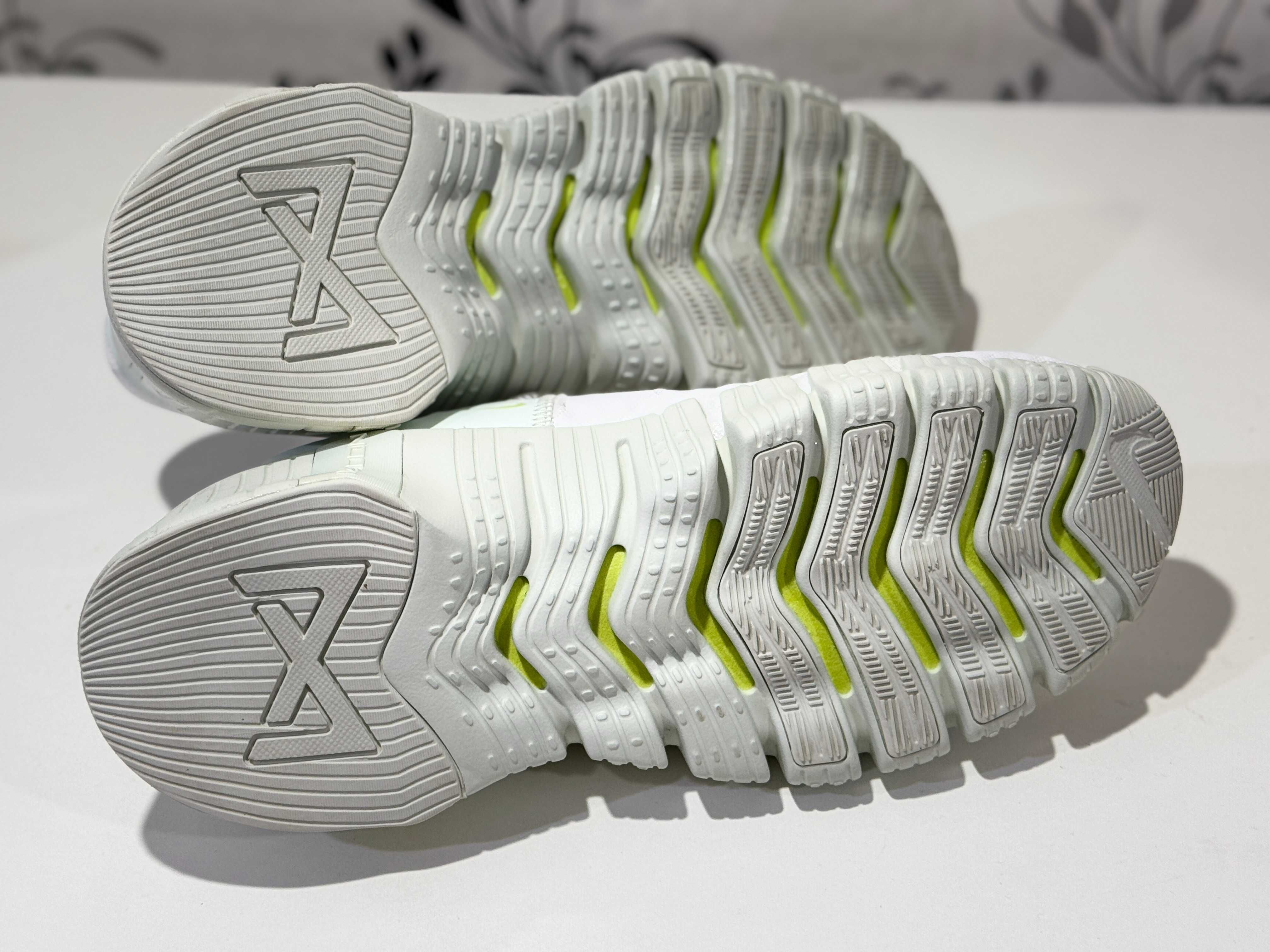 Кросівки тренувальні чоловічі Nike Free Metcon 5 PRM FJ1548-100, 44.5р