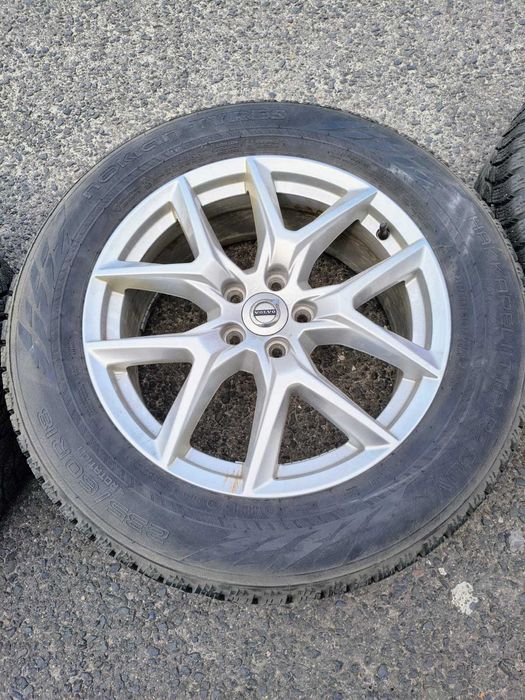 Felgi aluminiowe Volvo XC 60 + opony zimowe Nokian  R3 SUV 265/60 R18