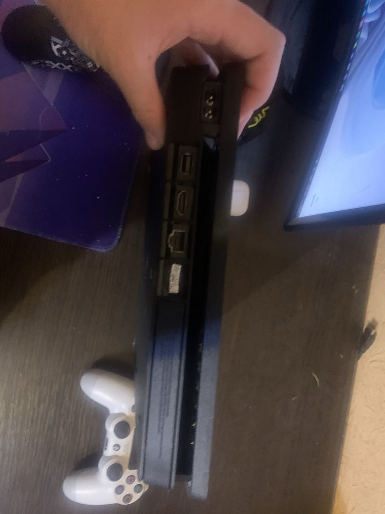 Playstation 4 slim 1 tb