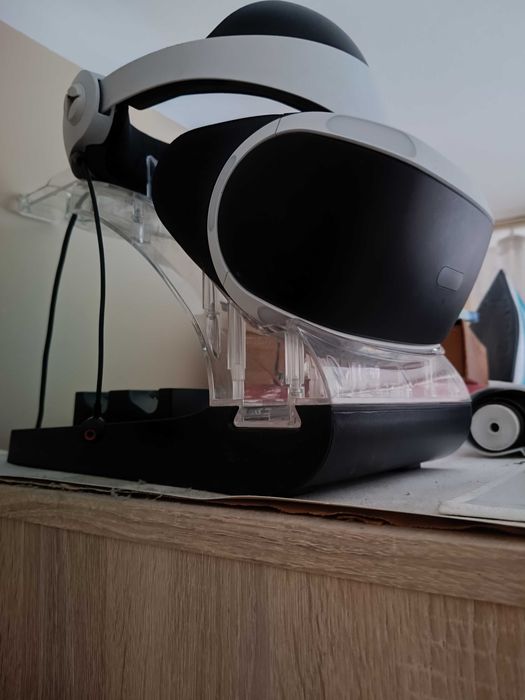 PS4 pro 1 tera dysk plus gogle vr