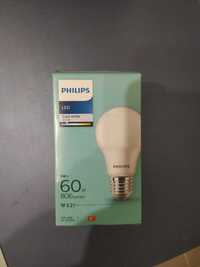 Светодиодная лампочка Philips A60 E27/8W/230V