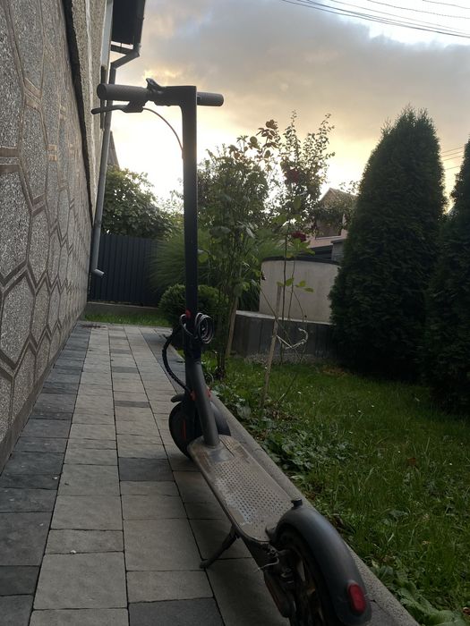Електросамокат Mi Electric Scooter M365