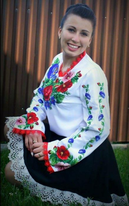 Вишиванка вишита сорочка бісером чеський бісер