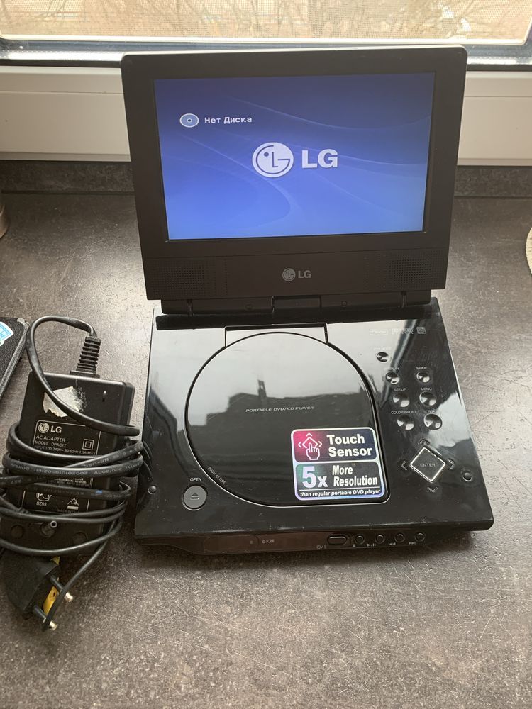 Портативный dvd lg dp281p