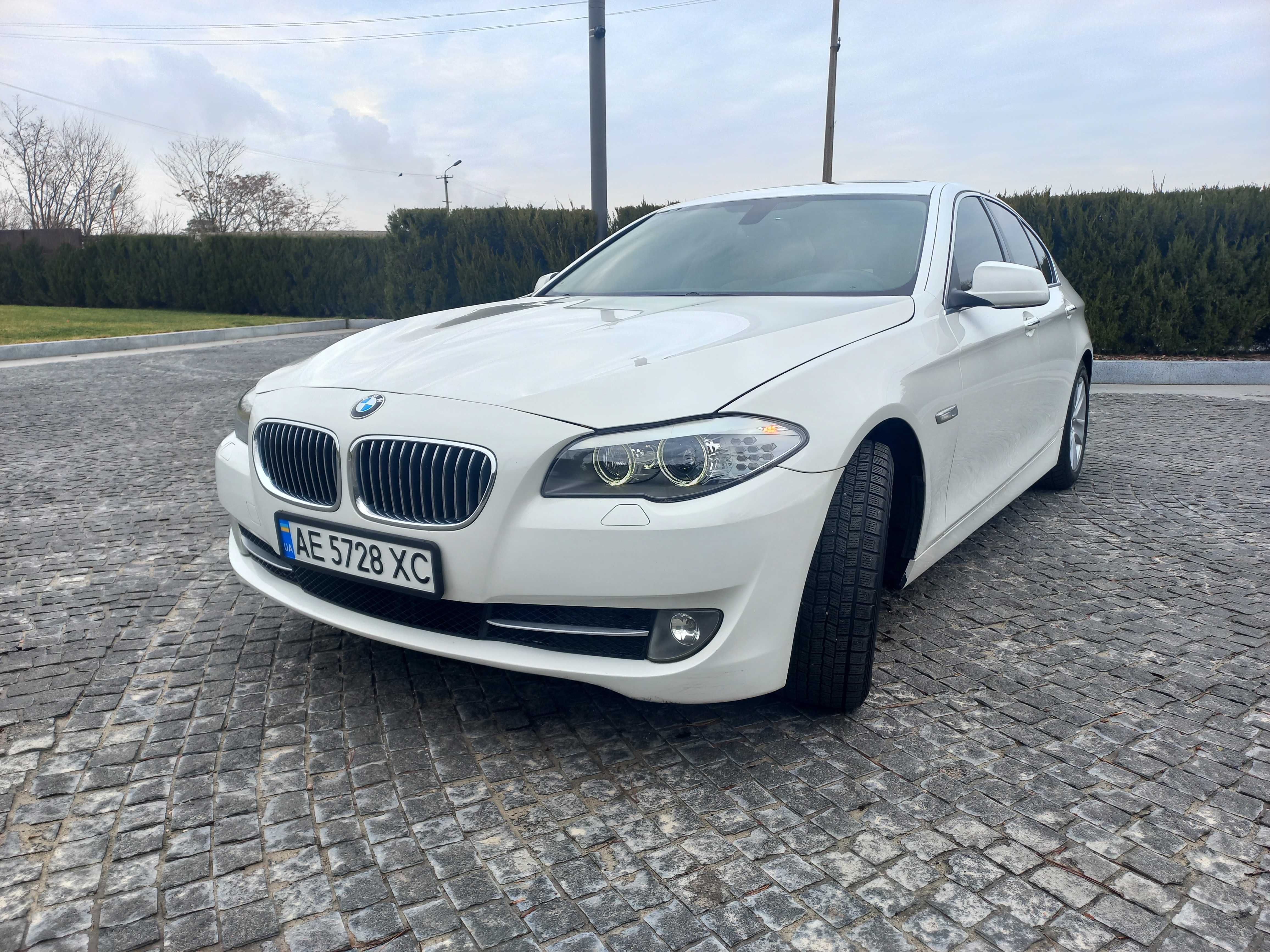 Продам BMW 520i в отличном состоянии.