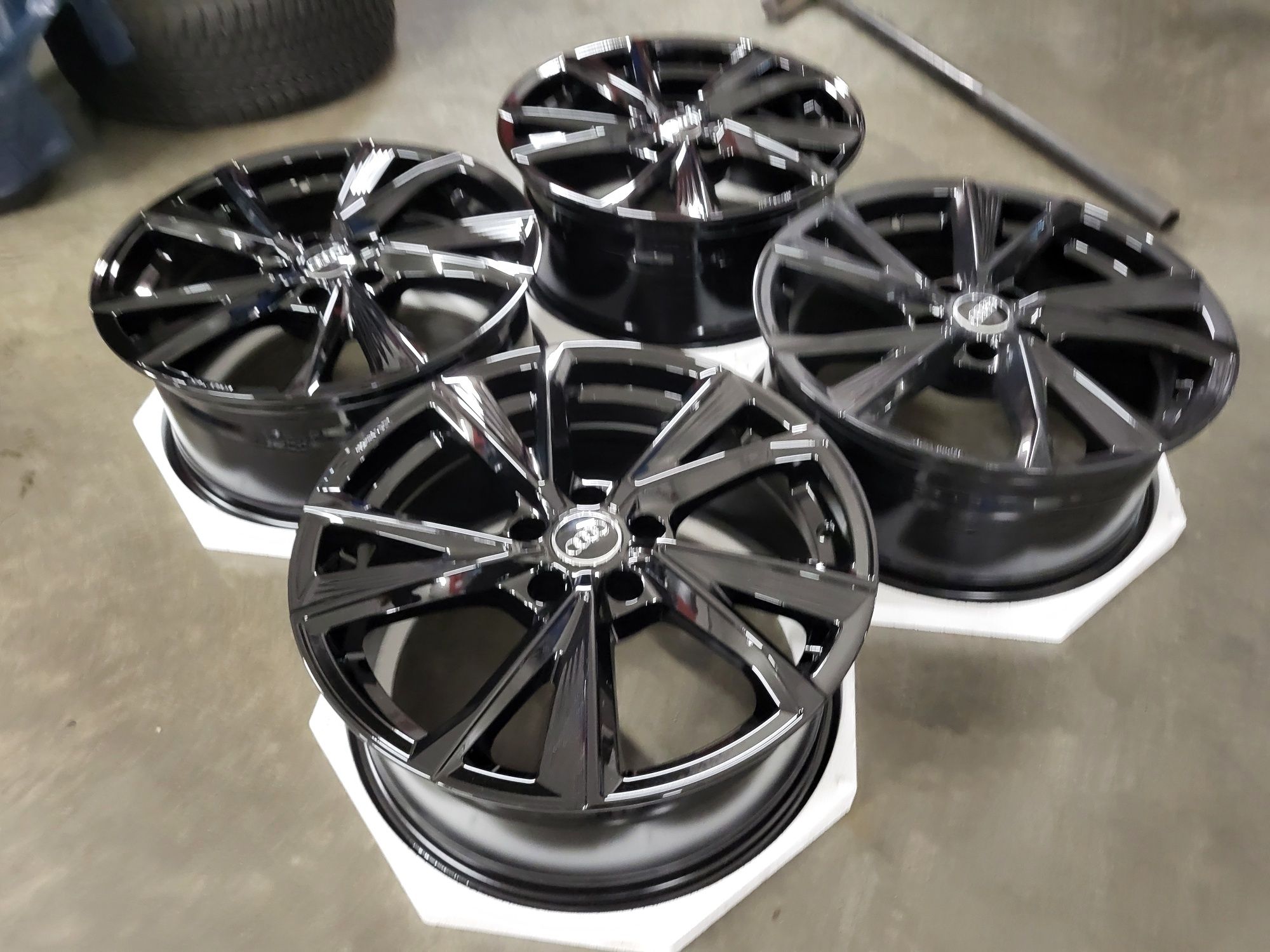 Alufelgi 18" 5x112 ET35 Audi A4 B9 B8 A6 C8 C7 C6 Q5 Q3  Q2 !