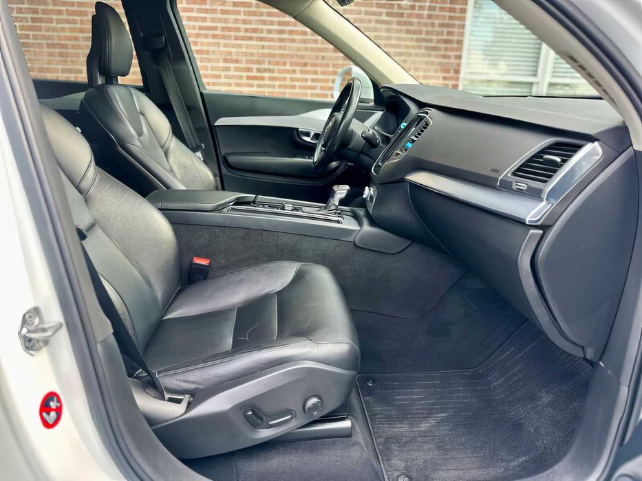 Volvo XC90 T5 Momentum      2018