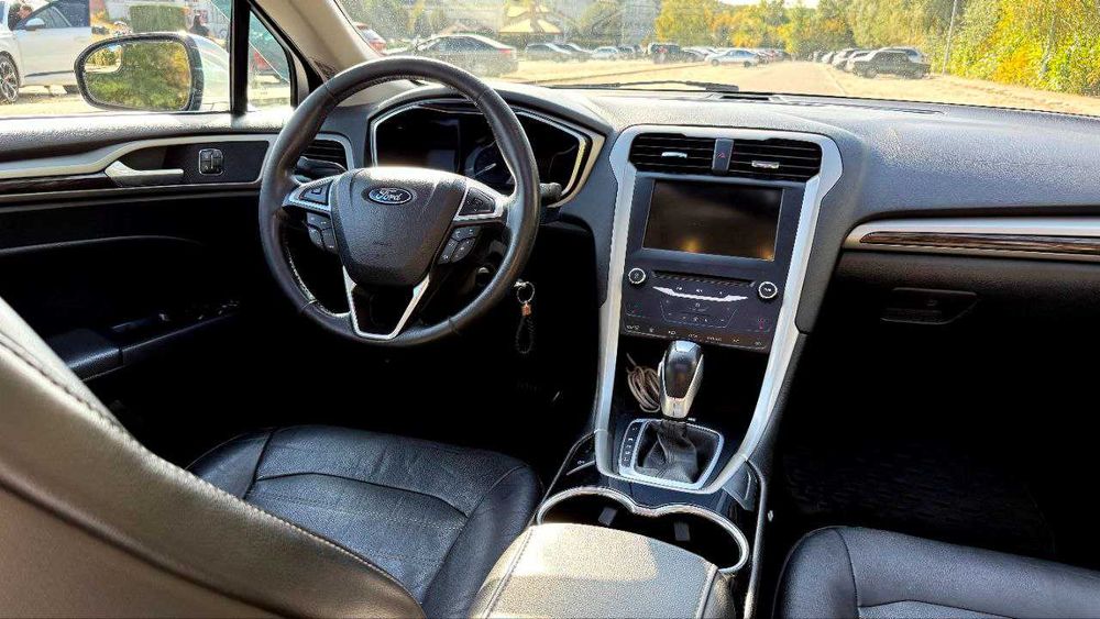 Ford Fusion Hybrid SE 2014 — економний і комфортний гібрид