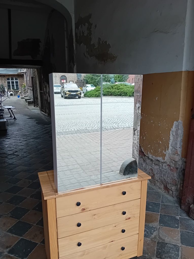 Szafka łazienkowa