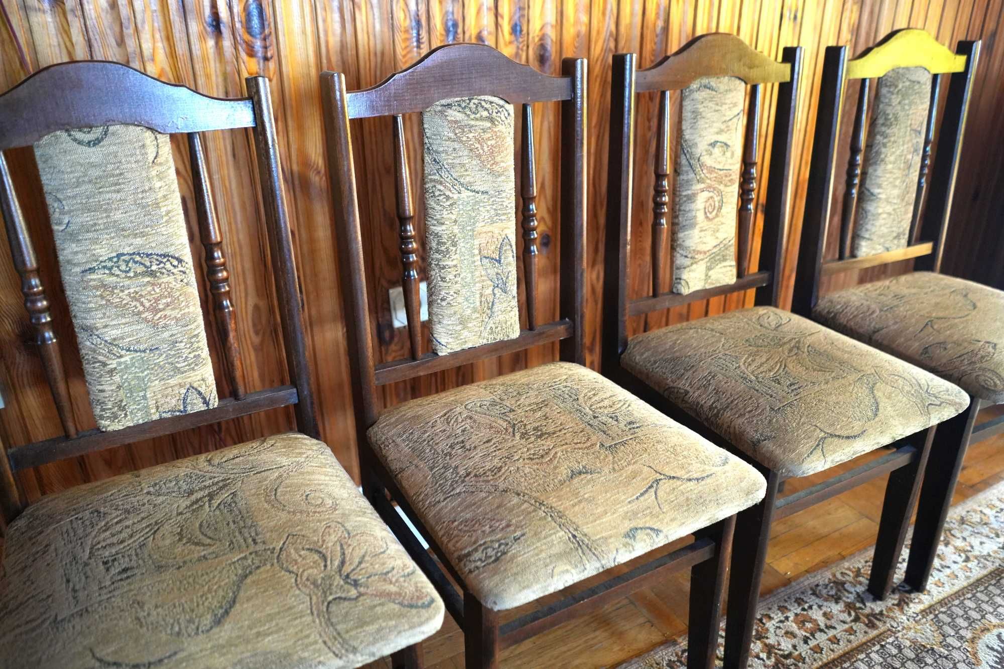 Krzesła stołowe drewniane ,tapicerowane 4 szt